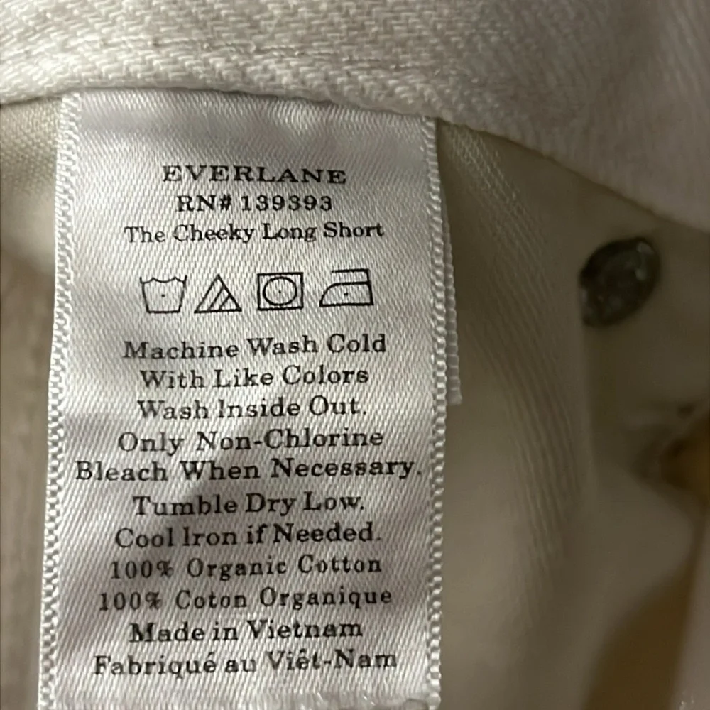 EVERLANE The Cheeky Long Short Shorts White Denim Bermuda Raw Hem sz 24 EUC